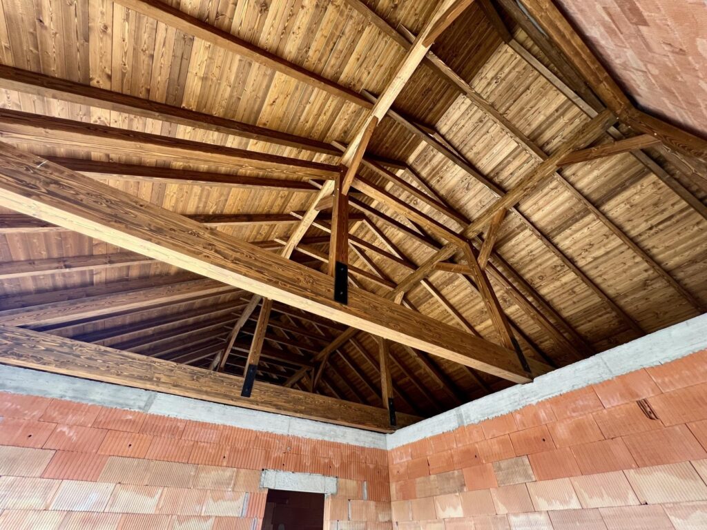 Nowoczesna "stodoła" otoczona lasem - zdjęcie 11