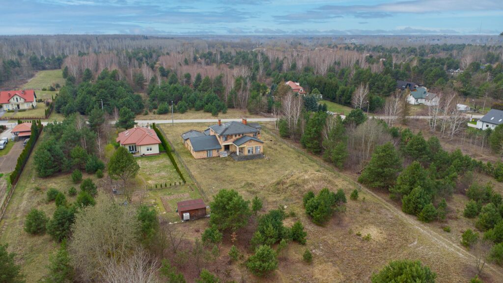 Przepiękna rezydencja w stanie surowym Jazgarzew - zdjęcie 2