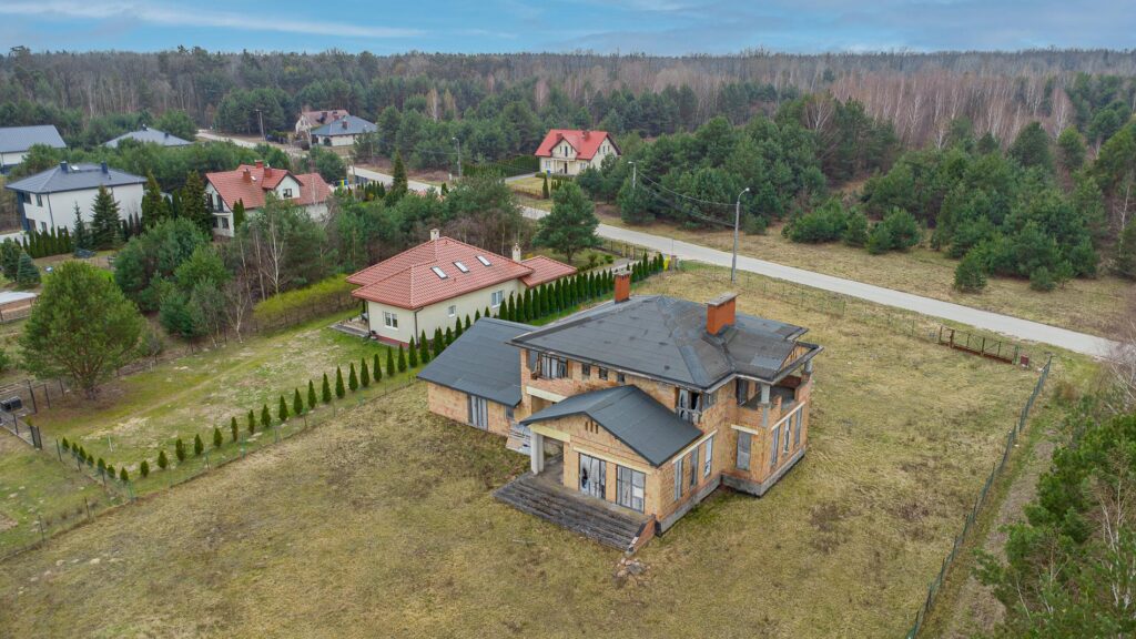 Przepiękna rezydencja w stanie surowym Jazgarzew - zdjęcie 3