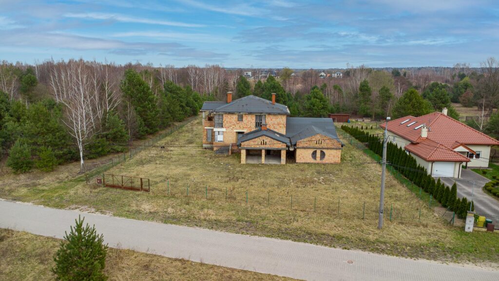 Przepiękna rezydencja w stanie surowym Jazgarzew - zdjęcie 5