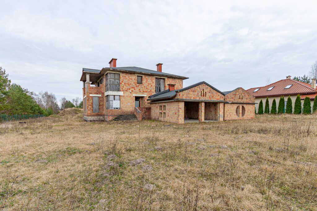 Przepiękna rezydencja w stanie surowym Jazgarzew - zdjęcie 4