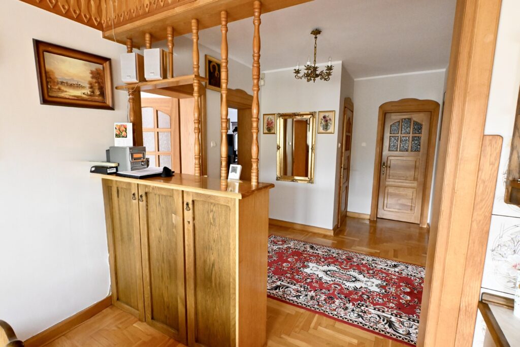 Dom z dużą działką, sadem i własnym lasem - zdjęcie 19