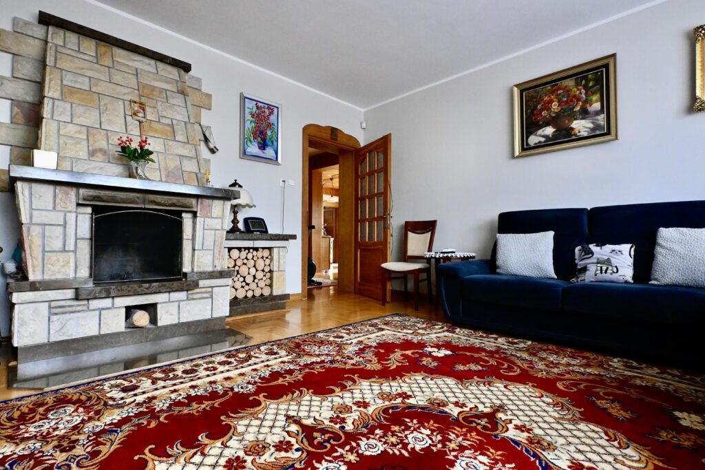 Dom z dużą działką, sadem i własnym lasem - zdjęcie 22