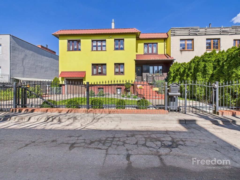 Na sprzedaż dom w zab. szeregowej,Piła, ul.Lutycka - zdjęcie 1