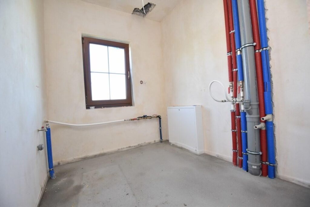 Dom deweloperski 180 m2, duża działka, 6 pokoi - zdjęcie 12