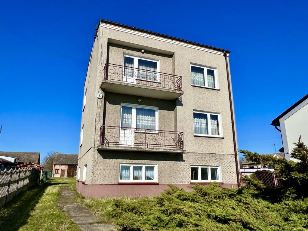 Dom z potencjałem i ogromną działką - zdjęcie 1