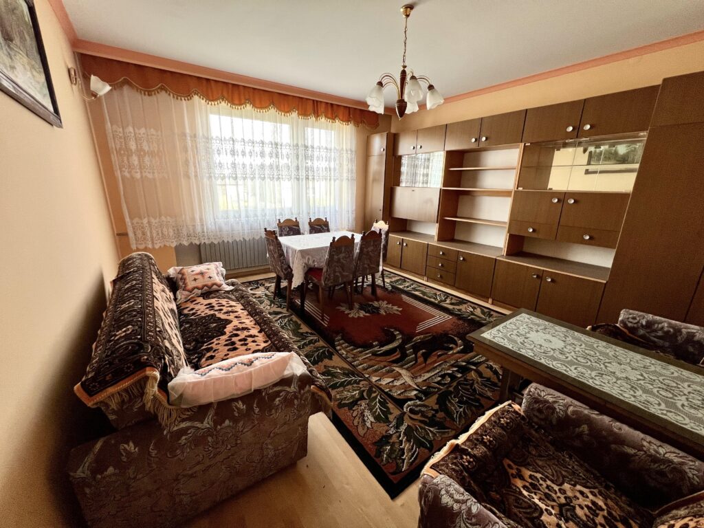 Dom z potencjałem i ogromną działką - zdjęcie 3