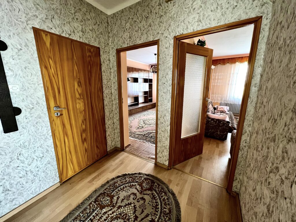 Dom z potencjałem i ogromną działką - zdjęcie 7