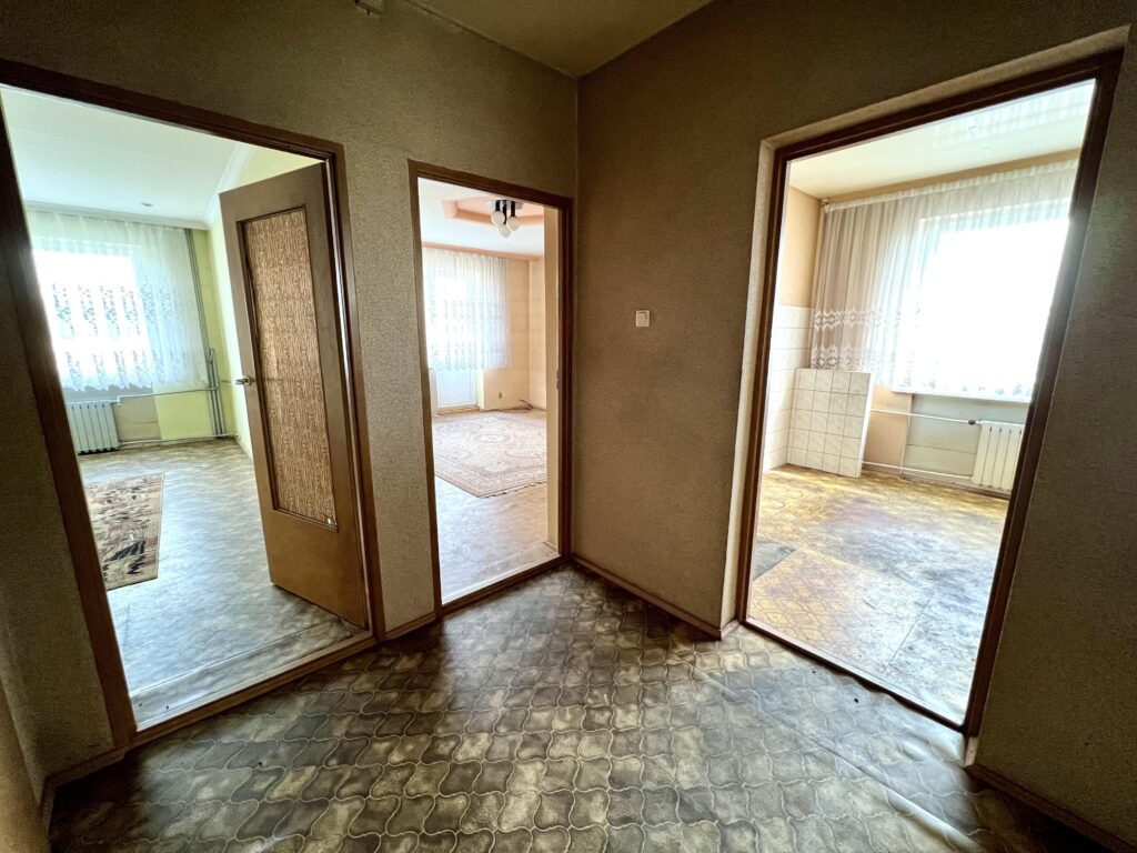 Dom z potencjałem i ogromną działką - zdjęcie 10