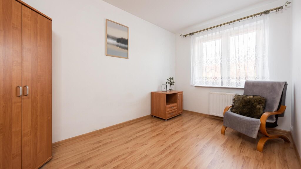 Przestronne mieszkanie z garażem i ogrodem !!! - zdjęcie 2