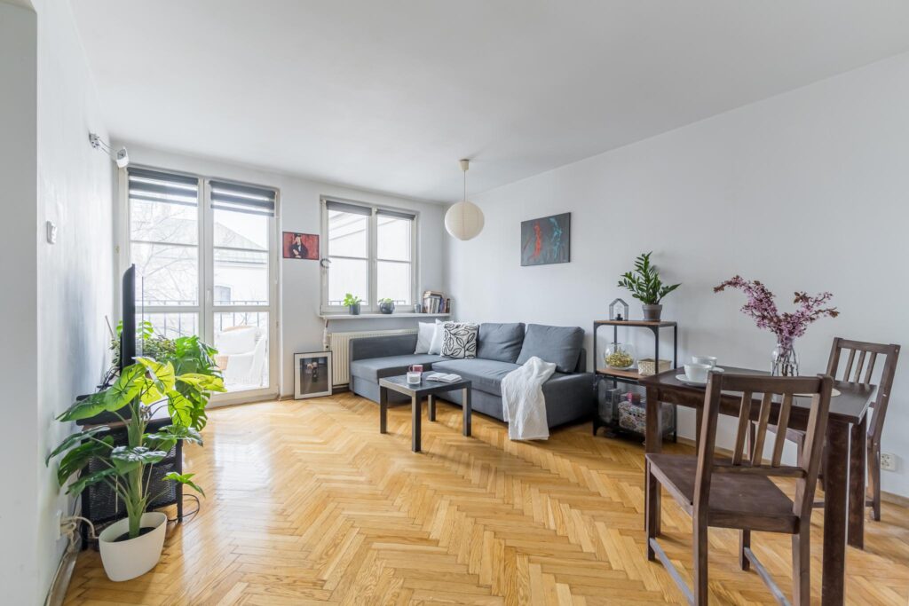 Na sprzedaż 2 pokojowe mieszkanie - zdjęcie 1