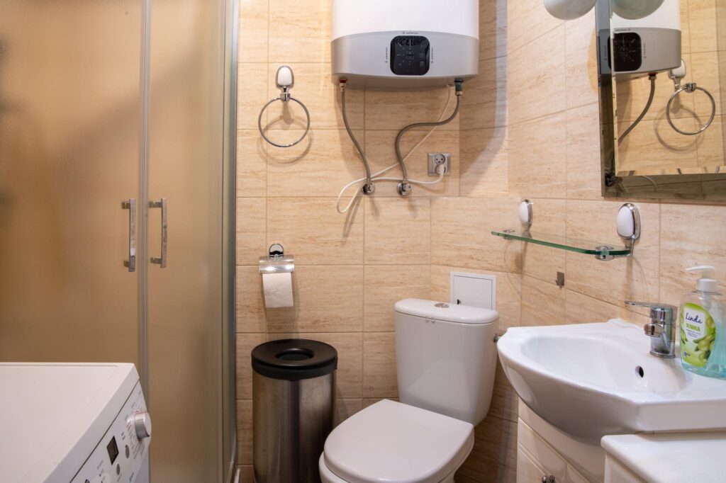 Piękne dwa pokoje na 2 piętrze z dużym balkonem. - zdjęcie 19