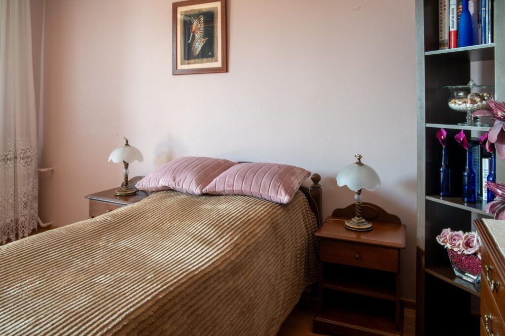 Piękne dwa pokoje na 2 piętrze z dużym balkonem. - zdjęcie 8