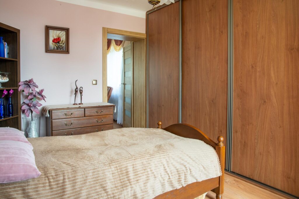 Piękne dwa pokoje na 2 piętrze z dużym balkonem. - zdjęcie 2