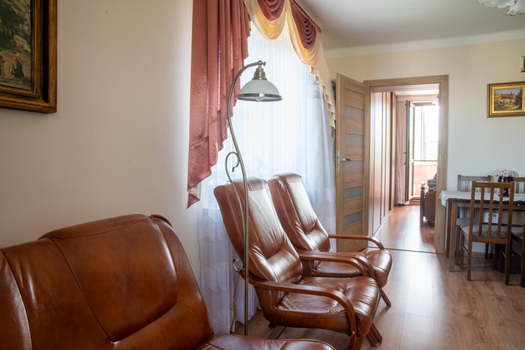 Piękne dwa pokoje na 2 piętrze z dużym balkonem. - zdjęcie 10