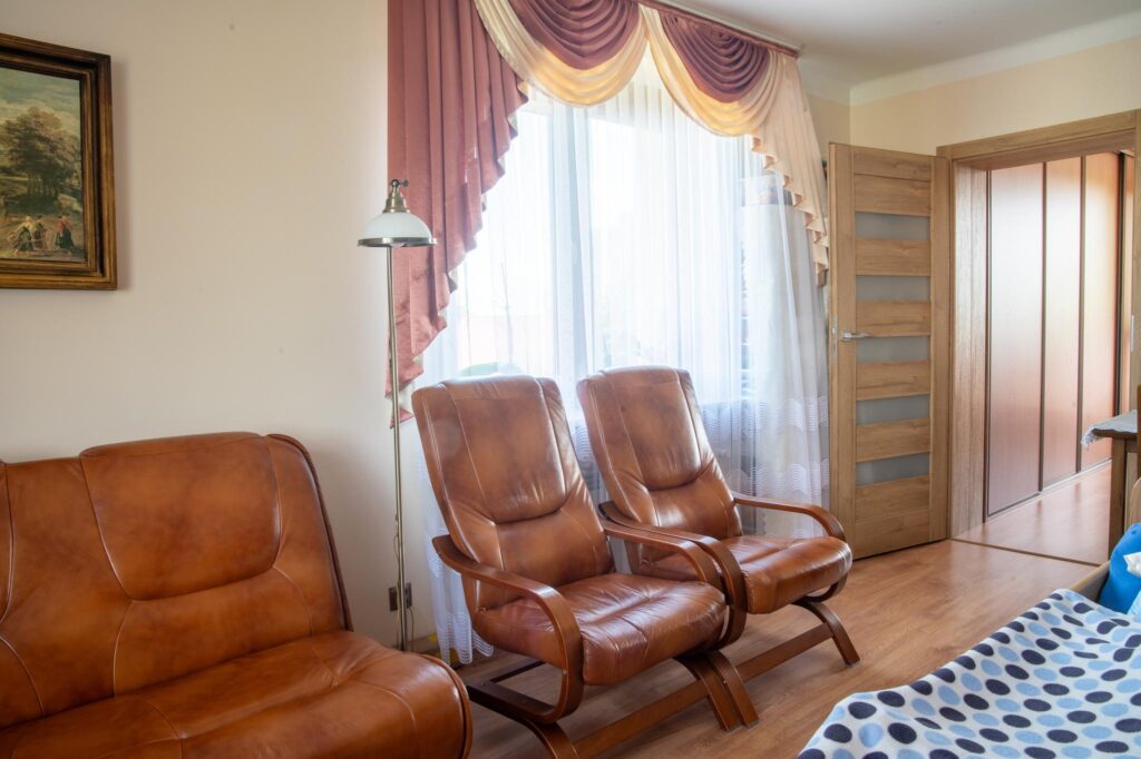 Piękne dwa pokoje na 2 piętrze z dużym balkonem. - zdjęcie 24