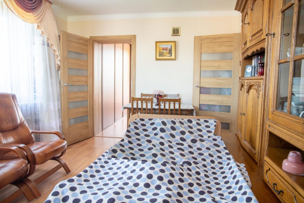 Piękne dwa pokoje na 2 piętrze z dużym balkonem. - zdjęcie 25