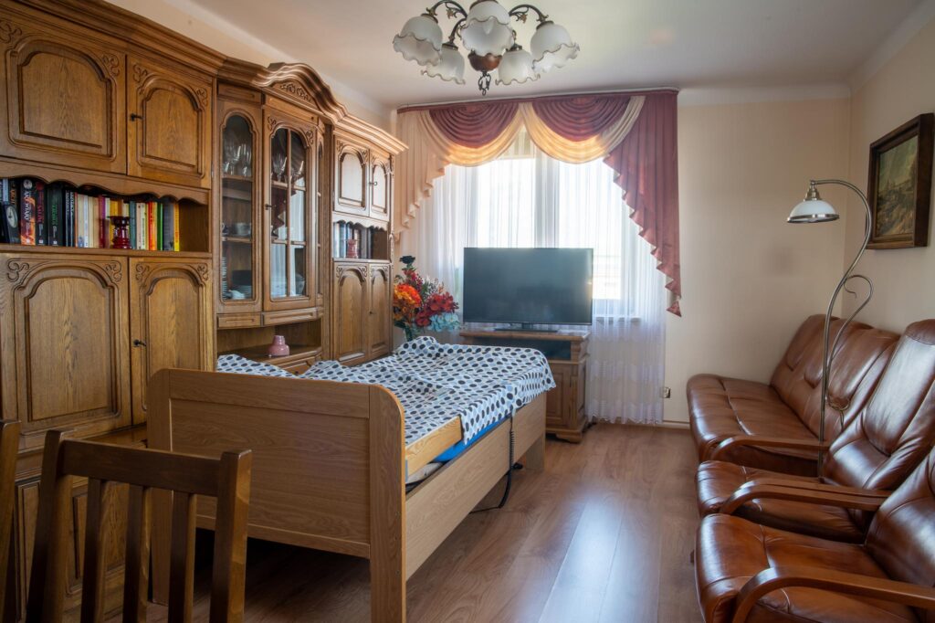 Piękne dwa pokoje na 2 piętrze z dużym balkonem. - zdjęcie 26