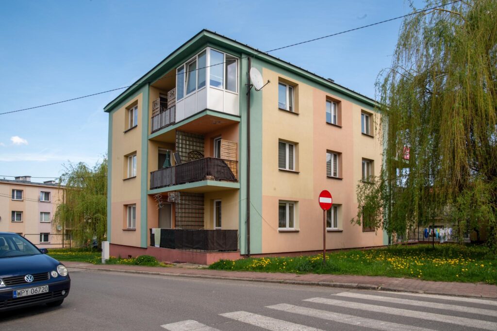 Piękne dwa pokoje na 2 piętrze z dużym balkonem. - zdjęcie 1