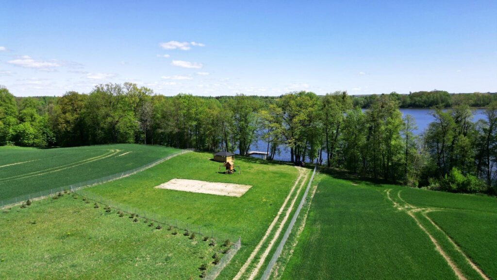duża działka nad jeziorem z warunkami zabudowy - zdjęcie 9