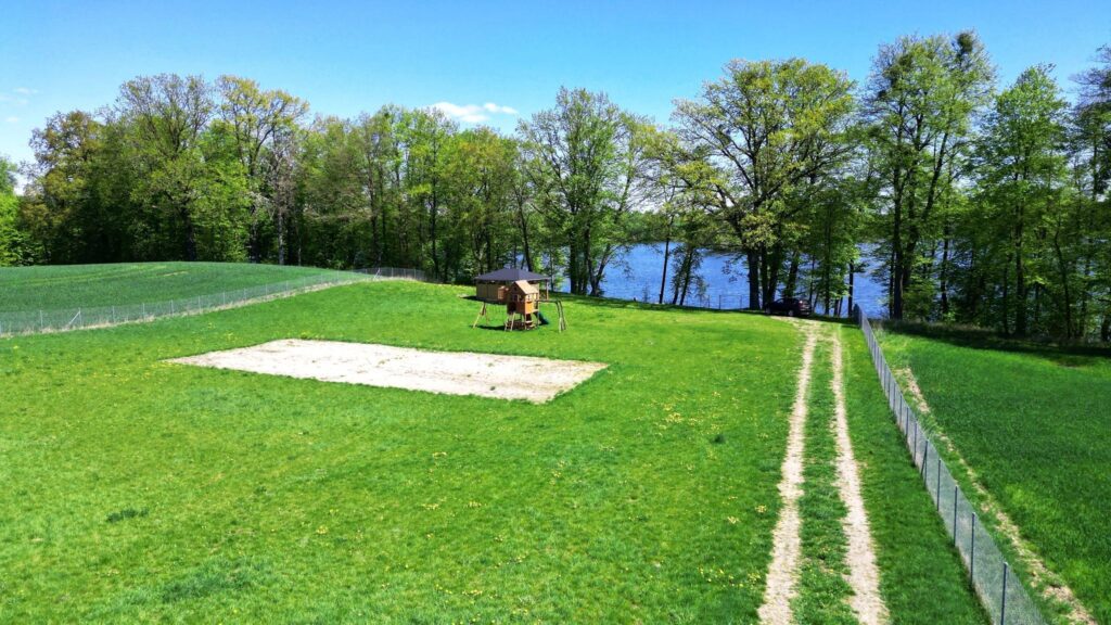 duża działka nad jeziorem z warunkami zabudowy - zdjęcie 10