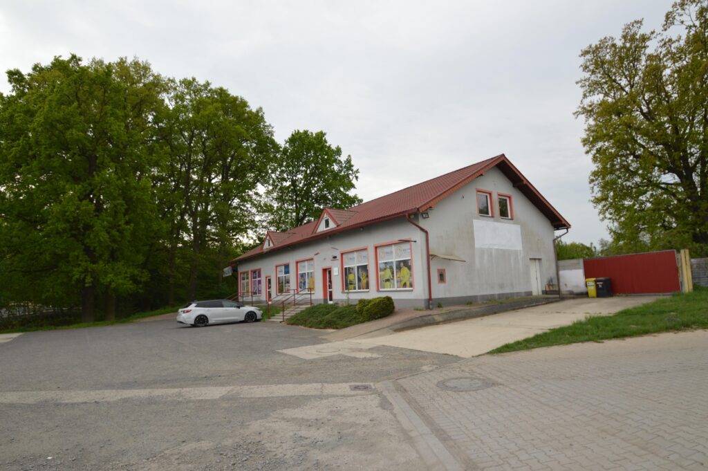 Obiekt Handlowo-Usługowy W Krapkowicach. - zdjęcie 2