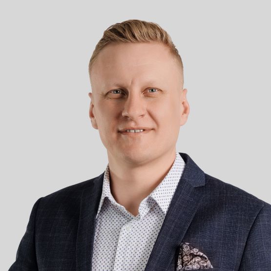 Piotr Kostyra - Agent Nieruchomości - Freedom