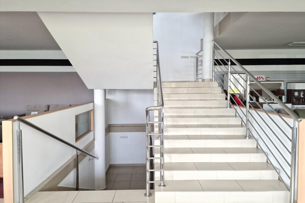 Budynek w centrum Białej Podlaskiej 4 kondygnacje - zdjęcie 8