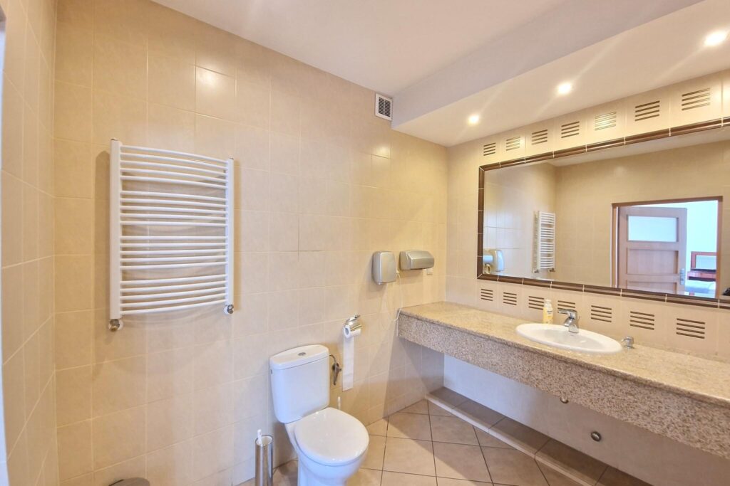 Budynek w centrum Białej Podlaskiej 4 kondygnacje - zdjęcie 14