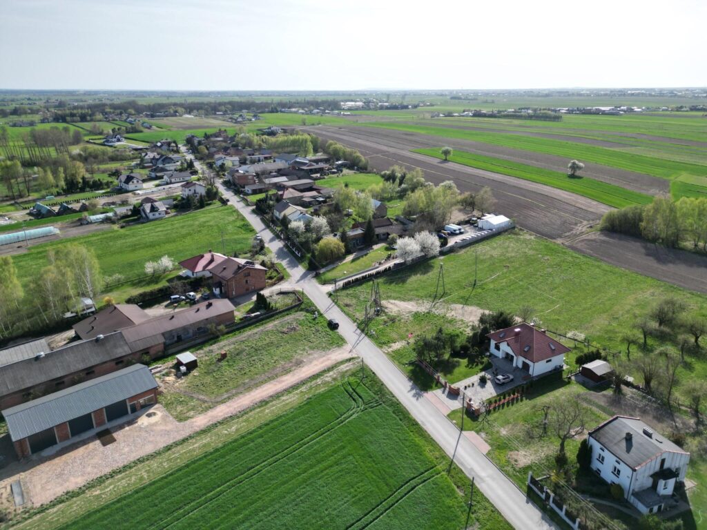 Uzbrojona działka budowlana 1606 m2 Świerczów - zdjęcie 4