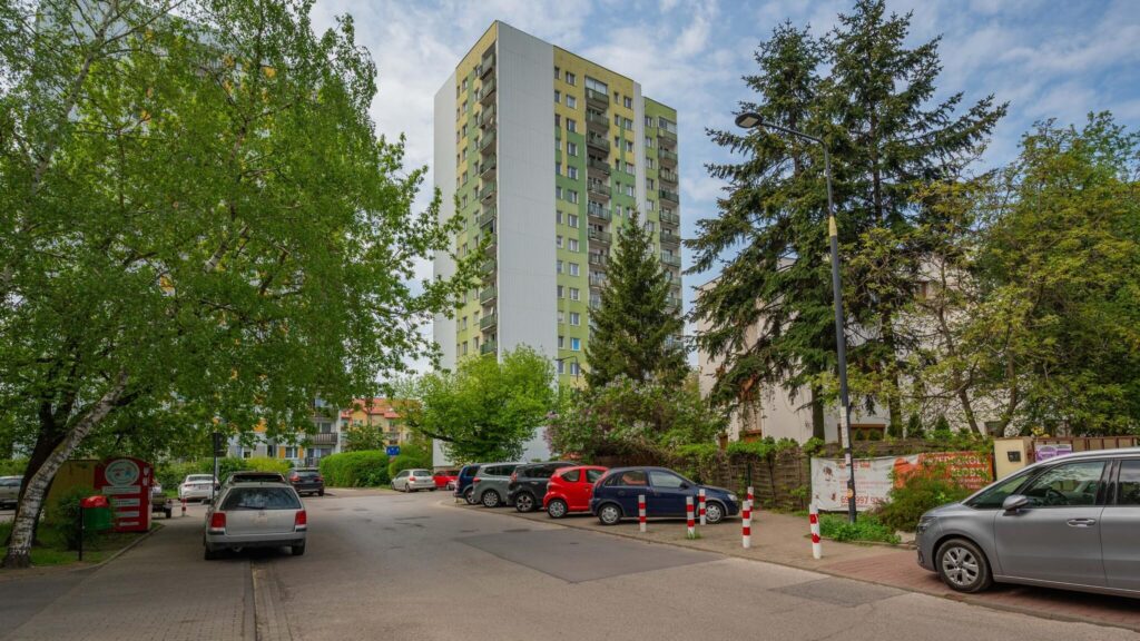 Dwupokojowe na Bielanach blisko metra - zdjęcie 1