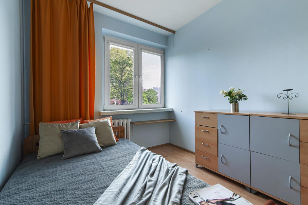 Na sprzedaż wyjątkowe M4 na Retkini. - zdjęcie 1