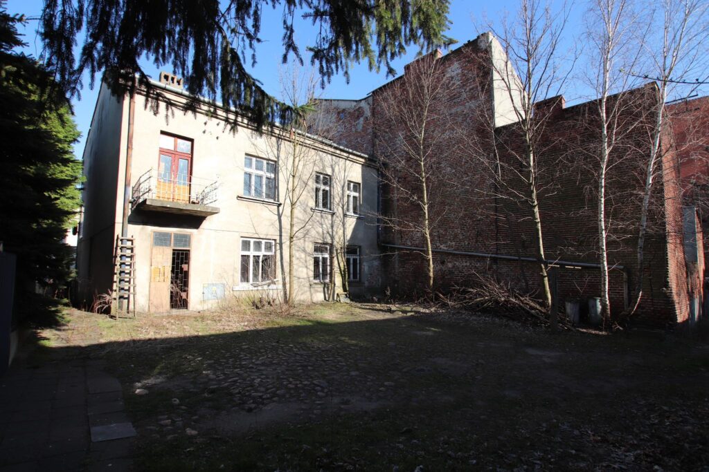 Kamienica w Starym Mieście z działką 722 m2. - zdjęcie 4