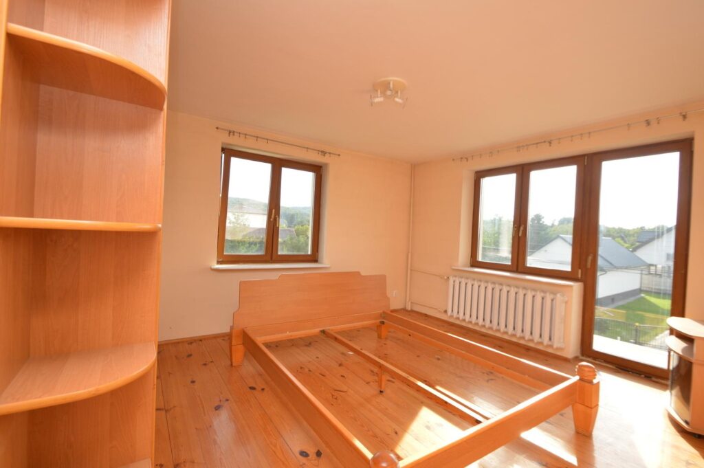 Duży dom I dwa mieszkania I duża działka - zdjęcie 6