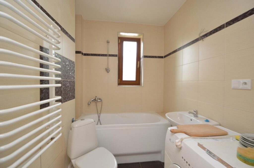 Duży dom I dwa mieszkania I duża działka - zdjęcie 8