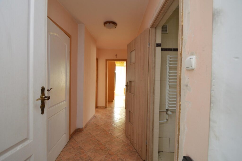 Duży dom I dwa mieszkania I duża działka - zdjęcie 16