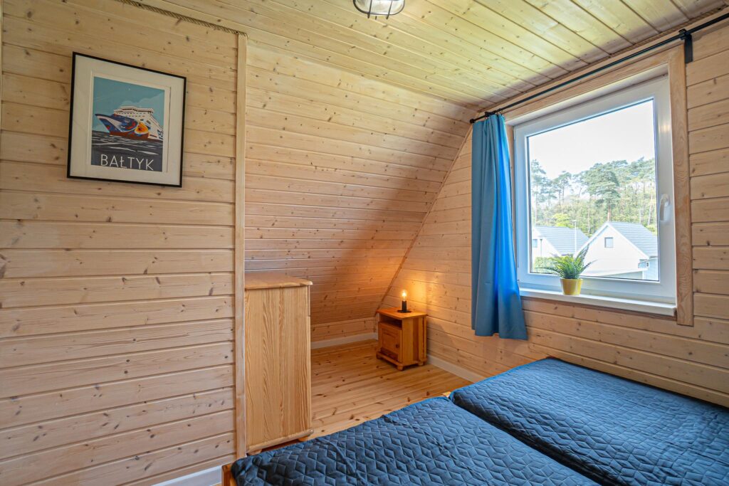 Domki dla turystów nad morzem nieopodal lasu - zdjęcie 18