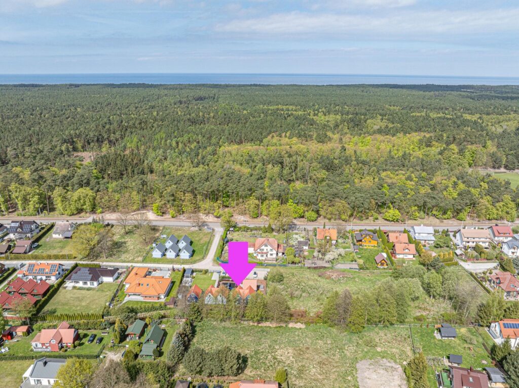 Domki dla turystów nad morzem nieopodal lasu - zdjęcie 22