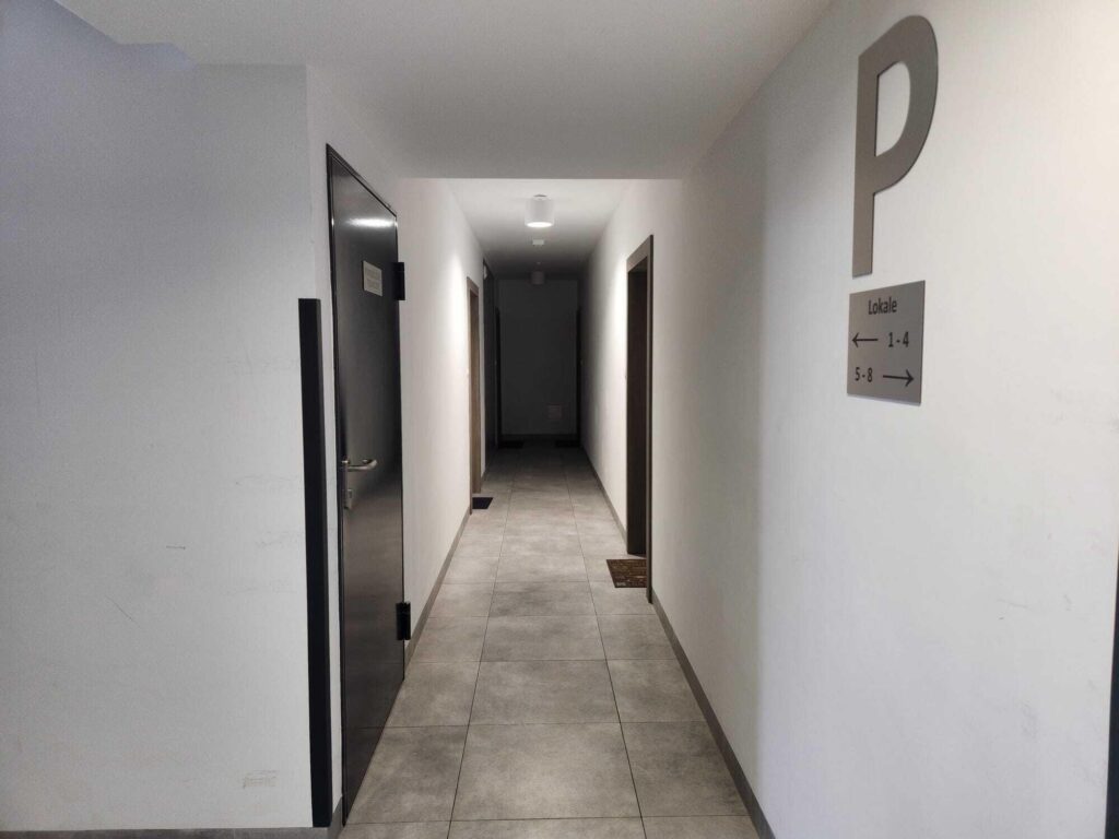 Kawalerka z ogródkiem i miejscem postojowym - zdjęcie 3