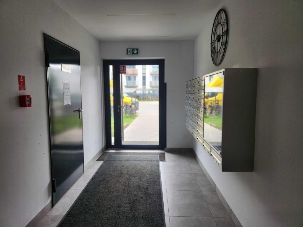 Kawalerka z ogródkiem i miejscem postojowym - zdjęcie 4