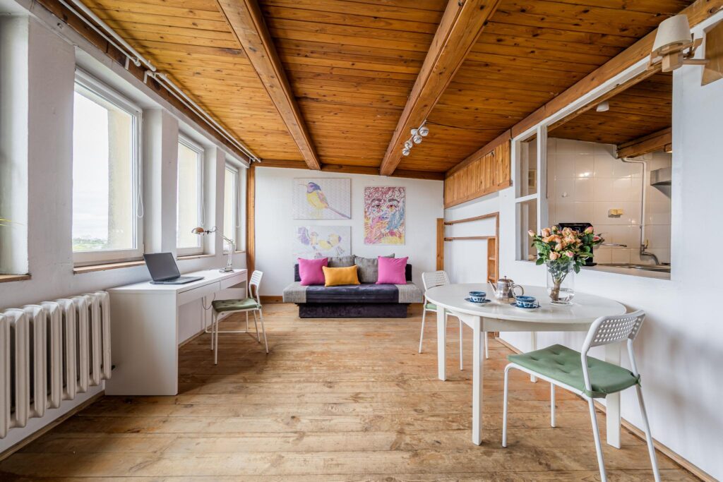 Kameralne 2-pokojowe mieszkanie na poddaszu - zdjęcie 3