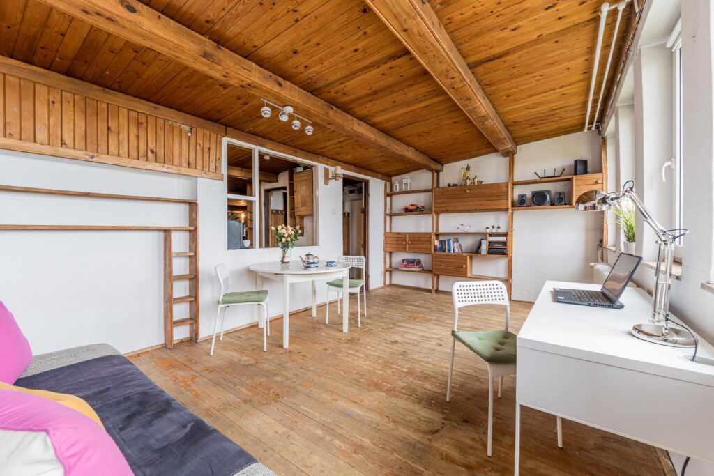 Kameralne 2-pokojowe mieszkanie na poddaszu - zdjęcie 4