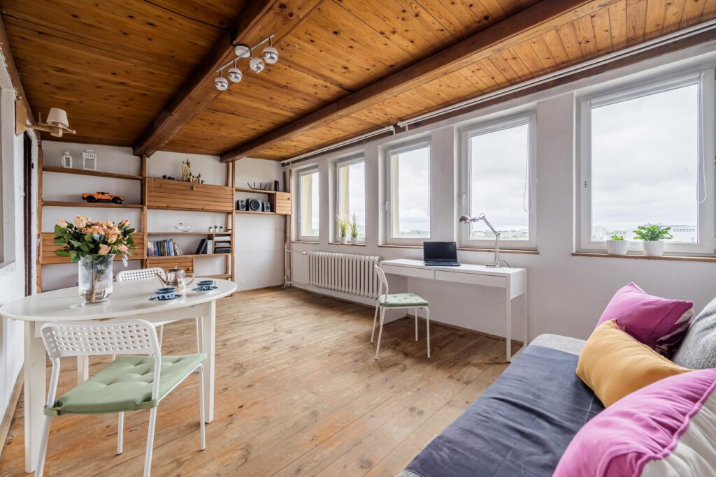 Kameralne 2-pokojowe mieszkanie na poddaszu - zdjęcie 1