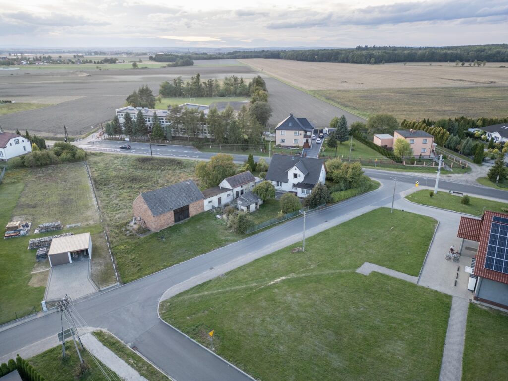 Dom z potencjałem – dla rodziny, inwestora - zdjęcie 1