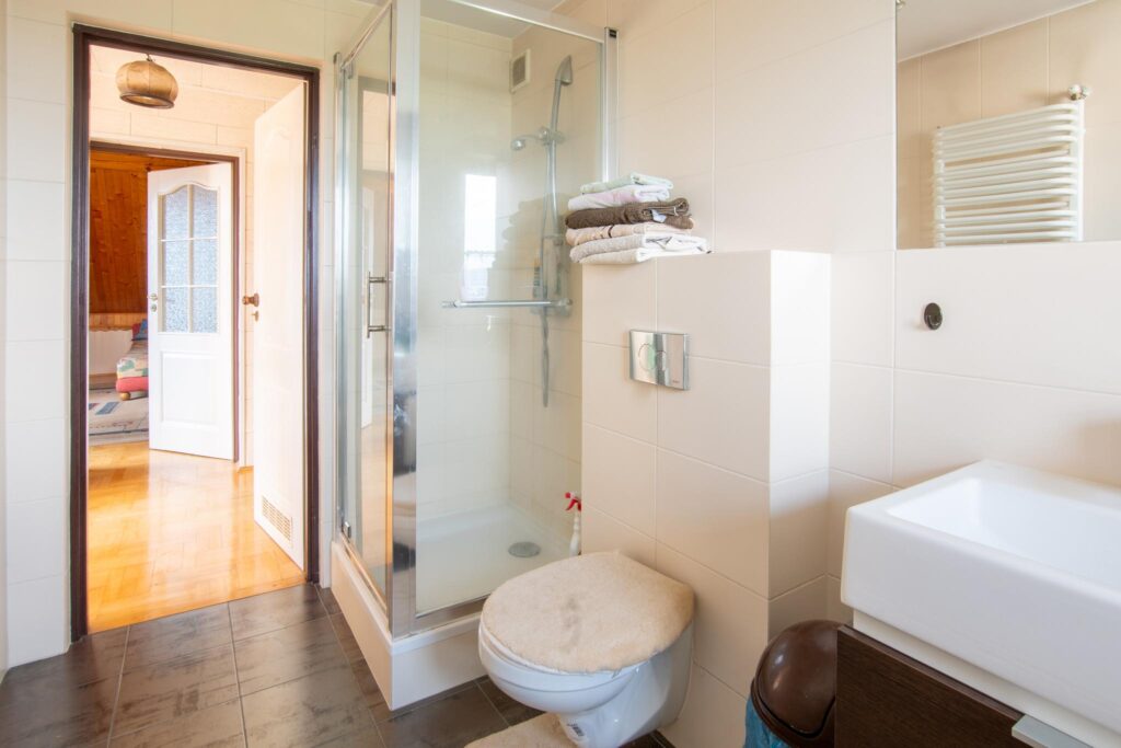 Wielorodzinny dom z garażem, 180m2 na Idalinie - zdjęcie 6