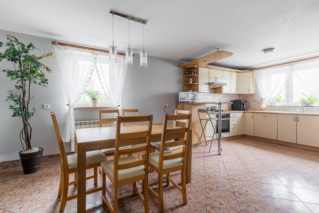 Duży dom pod Warszawą 240m2 - zdjęcie 2