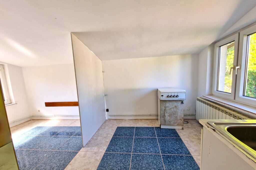 Dom z 3 niezależnymi mieszkaniami- centrum miasta - zdjęcie 7