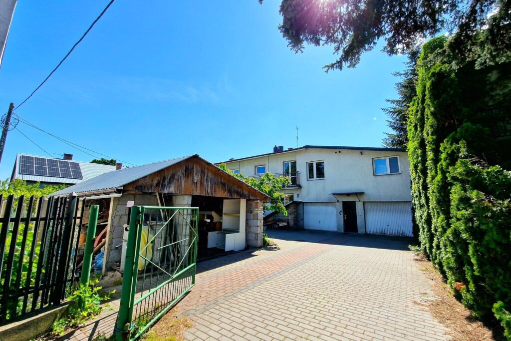 Dom z 3 niezależnymi mieszkaniami- centrum miasta - zdjęcie 3