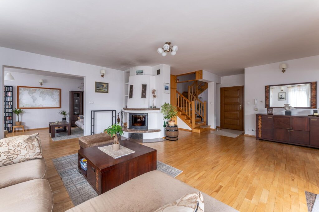 Luksusowy dom w Kortowie – 8 pokoi - zdjęcie 4