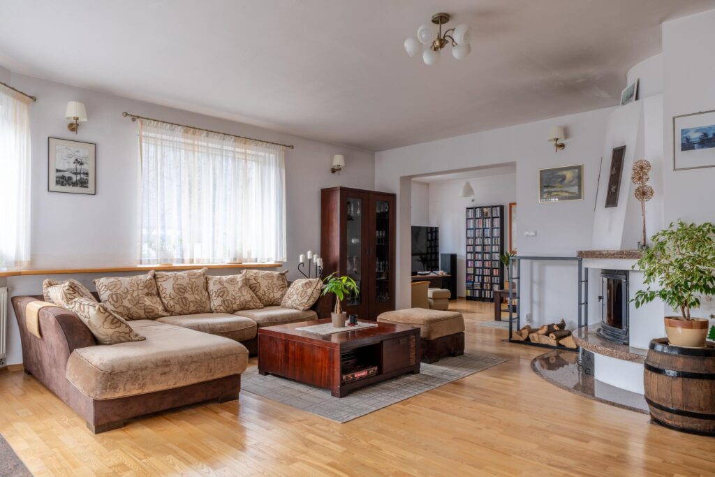 Luksusowy dom w Kortowie – 8 pokoi - zdjęcie 3